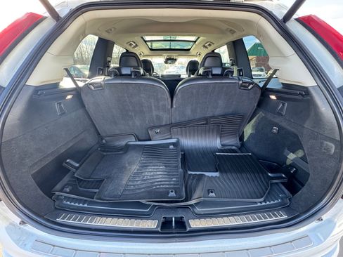 Used 2020 Volvo XC90 T6 Momentum image 12