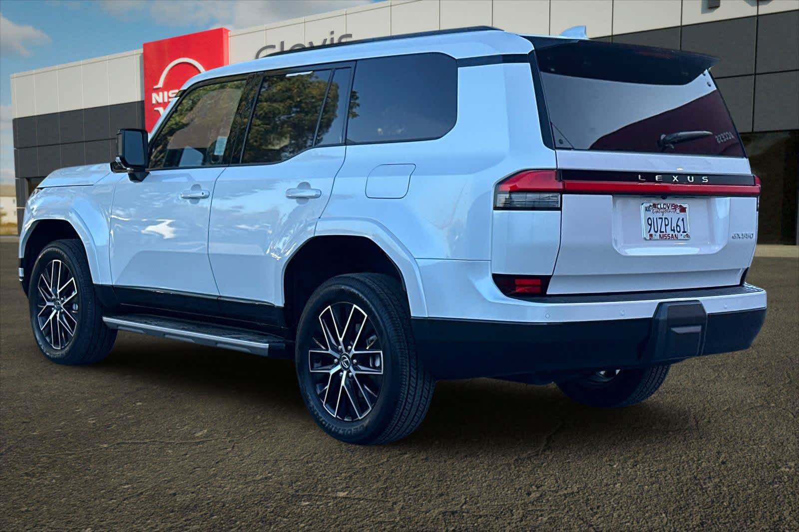 Used 2025 Lexus GX 550 w/ Cold Area Package AWD/4WD image 7