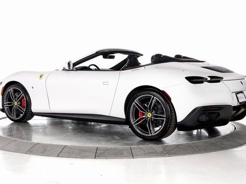 Certified 2025 Ferrari Roma Spider RWD image 7