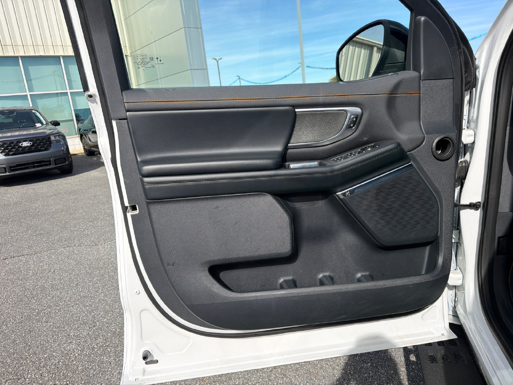 Used 2025 Ford Expedition Tremor AWD/4WD image 10