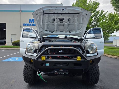Used 2015 Toyota Tacoma 4x4 Double Cab w/ TRD Sport Package image 30