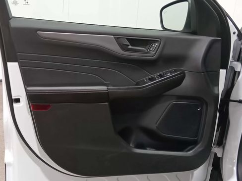 Certified 2024 Ford Escape Active AWD/4WD image 17