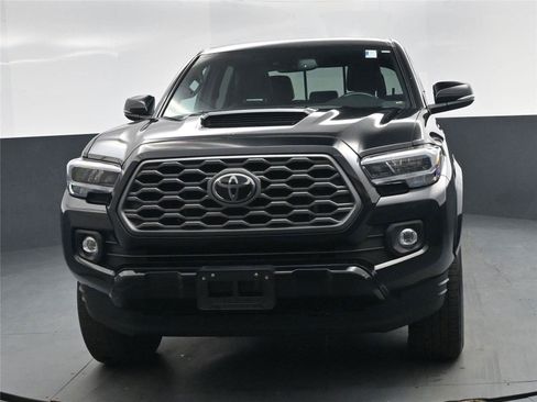 Used 2021 Toyota Tacoma TRD Sport w/ TRD Premium Sport Package image 20