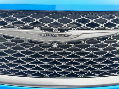 Used 2026 Chrysler Pacifica Select w/ S Appearance Package image 10