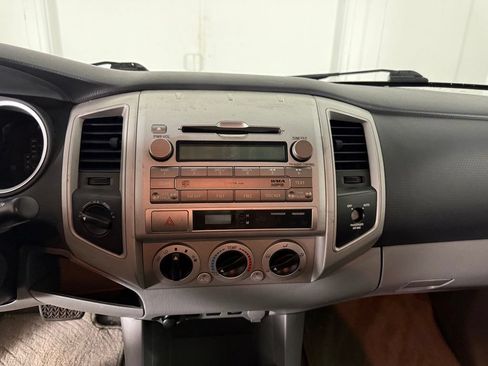 Used 2009 Toyota Tacoma 4x4 Access Cab V6 image 18