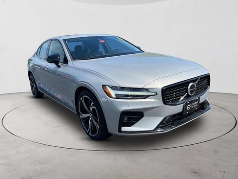 Certified 2025 Volvo S60 B5 Plus AWD/4WD image 7