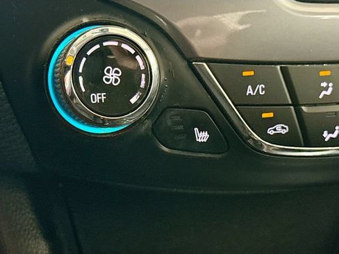 Used 2018 Chevrolet Cruze LT w/ Convenience Package FWD image 20
