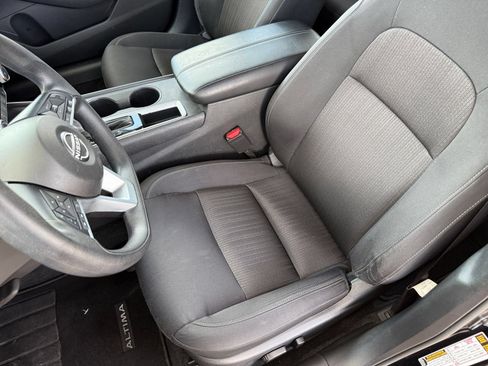 Used 2025 Nissan Altima 2.5 SV FWD image 36