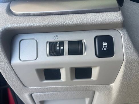 Used 2017 Subaru Forester 2.5i w/ Alloy Wheel Package image 19