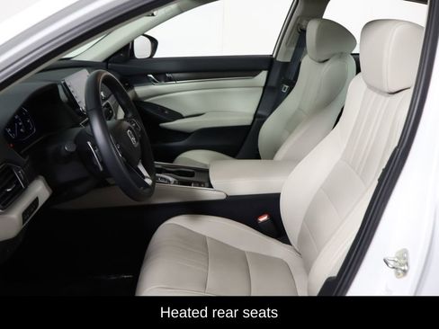Used 2018 Honda Accord Touring image 14