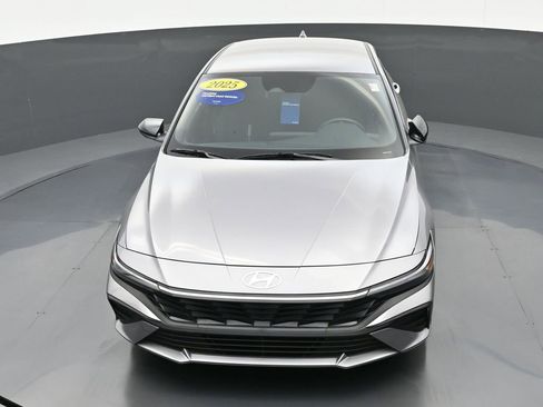 Certified 2025 Hyundai Elantra Sport image 32