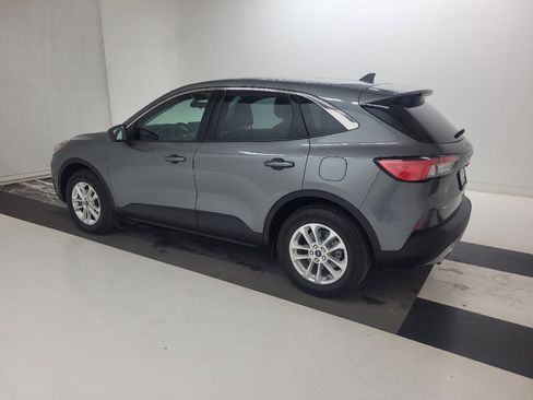 Used 2022 Ford Escape SE FWD image 3