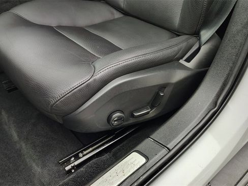 Certified 2025 Volvo V60 B5 Cross Country Plus image 10