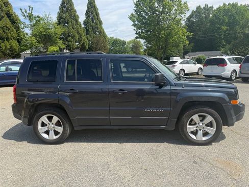 Used 2015 Jeep Patriot Latitude FWD image 6