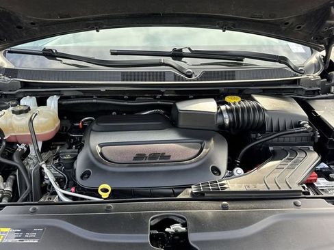 Used 2023 Chrysler Voyager LX image 23