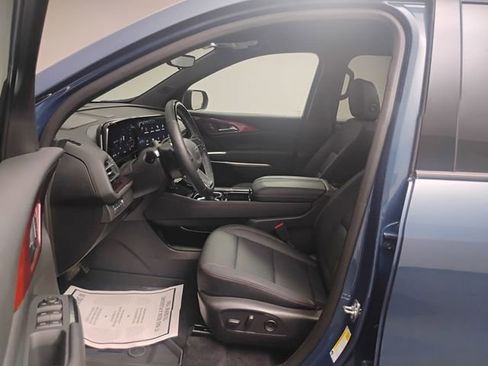Used 2025 Chevrolet Traverse Z71 w/ Enhanced Driving Package AWD/4WD image 12
