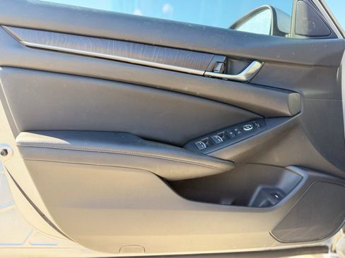 Used 2018 Honda Accord EX image 13
