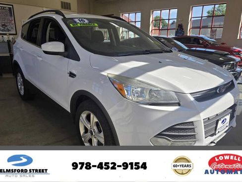 Used 2016 Ford Escape SE w/ Equipment Group 201A AWD/4WD image 1