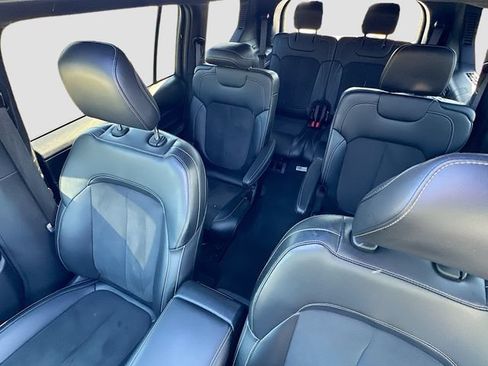 Used 2024 Jeep Grand Cherokee L Altitude RWD image 22