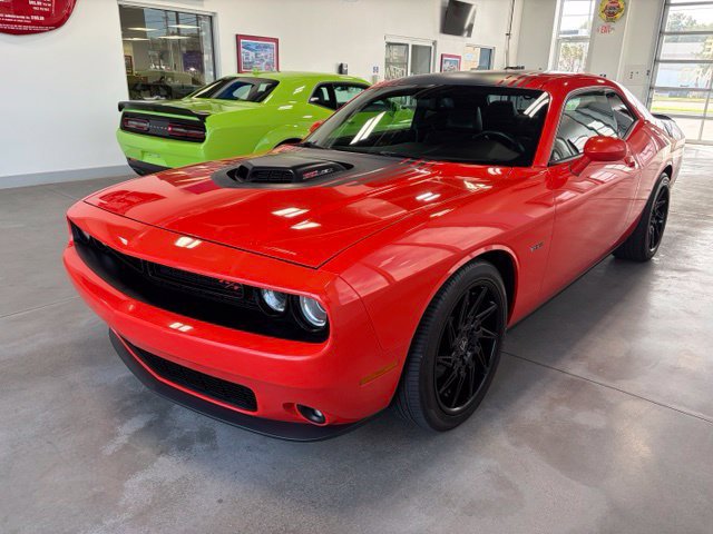 Certified 2016 Dodge Challenger R/T RWD image 1