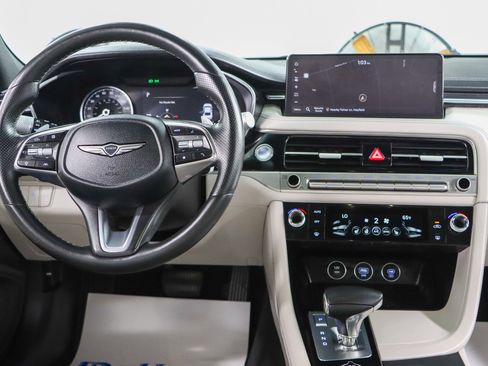 Used 2025 Genesis G70 2.5T AWD/4WD image 17