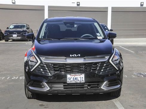 Used 2023 Kia Sportage LX image 3