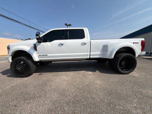 Used 2022 Ford F450 Platinum w/ FX4 Off-Road Package AWD/4WD image 8
