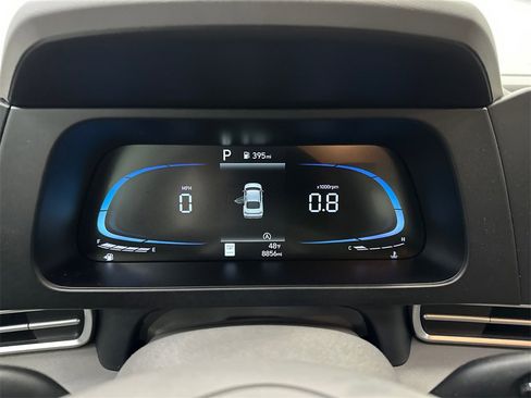 Used 2025 Hyundai Elantra SE image 25