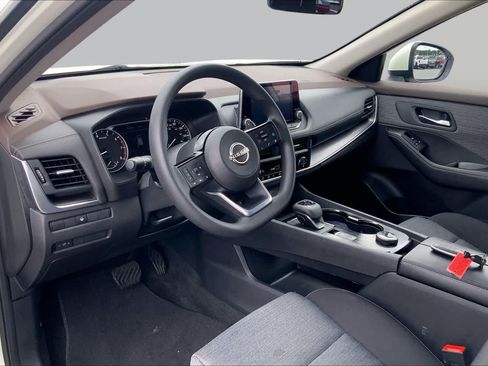 Used 2023 Nissan Rogue SV AWD/4WD image 16