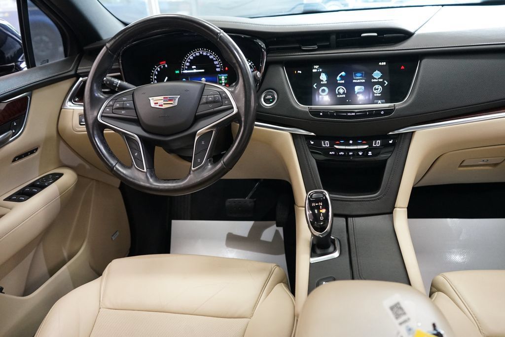 Used 2018 Cadillac XT5 Luxury AWD/4WD image 12