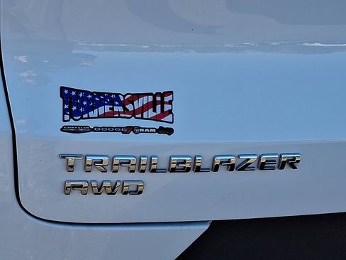 Used 2021 Chevrolet TrailBlazer LT w/ Sun and Liftgate Package image 16