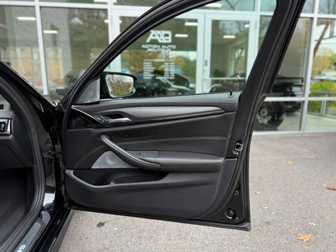 Used 2018 BMW M5 image 46