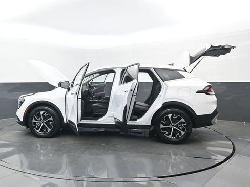 Used 2025 Kia Sportage EX FWD image 32