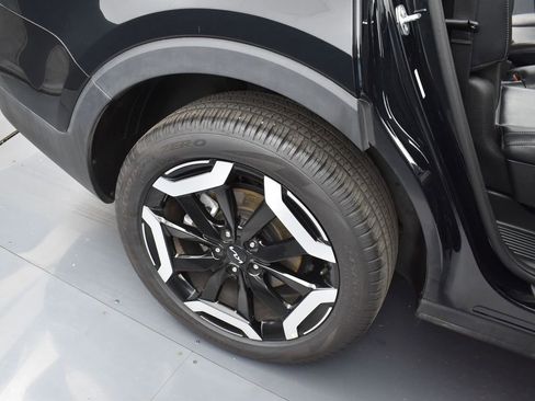 Certified 2025 Kia Telluride S image 30