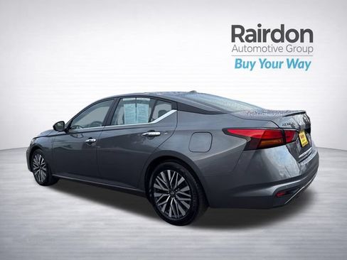 Used 2025 Nissan Altima 2.5 SV FWD image 5