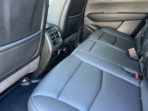 Used 2025 Cadillac XT5 Luxury w/ LPO, Floor Liner Package FWD image 13