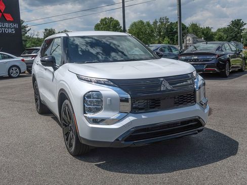 New 2026 Mitsubishi Outlander LE AWD/4WD image 8