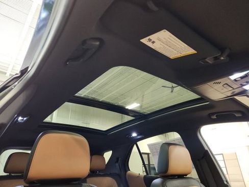 Used 2018 Chevrolet Equinox Premier AWD/4WD image 34