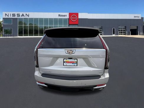 Used 2022 Cadillac Escalade Premium Luxury AWD/4WD image 29