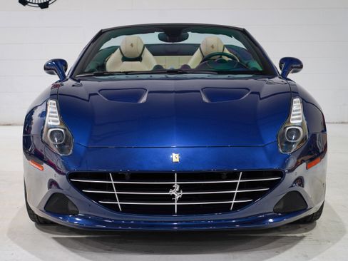 Used 2016 Ferrari California T RWD image 5