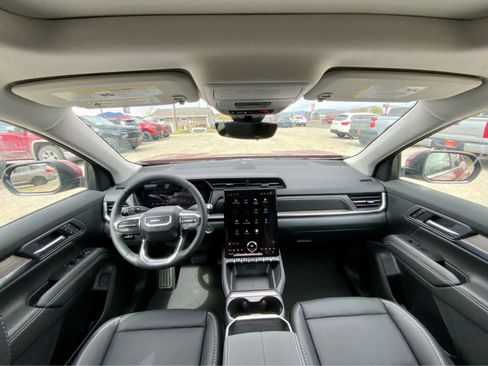 New 2026 GMC Terrain Denali w/ LPO, Black Badging Package image 32