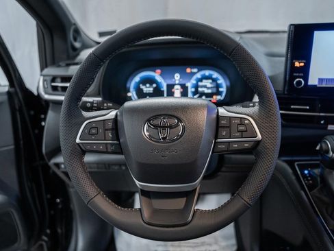 New 2026 Toyota Sienna XLE Woodland Edition image 30