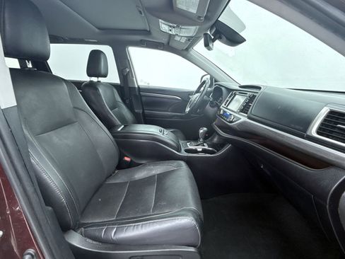 Used 2019 Toyota Highlander Limited image 15