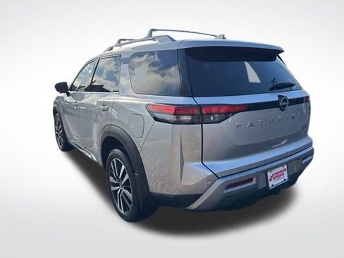Used 2024 Nissan Pathfinder Platinum w/ Cargo Package image 3