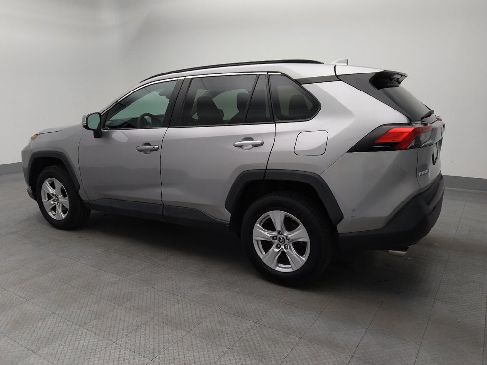 Used 2019 Toyota RAV4 XLE AWD/4WD image 3