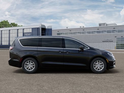New 2026 Chrysler Pacifica Select image 21
