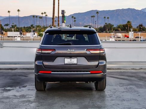 New 2025 Jeep Grand Cherokee L Laredo w/ Luxury Tech Group I image 8