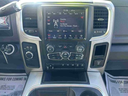 Used 2018 RAM 2500 SLT w/ Luxury Group image 22