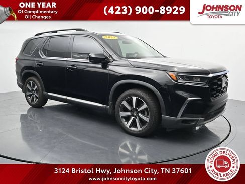 Used 2023 Honda Pilot Touring image 1