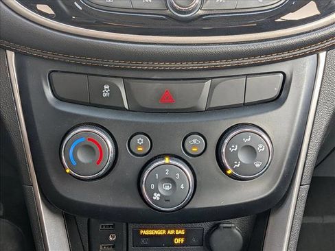 Used 2020 Chevrolet Trax LT w/ Driver Confidence Package image 13